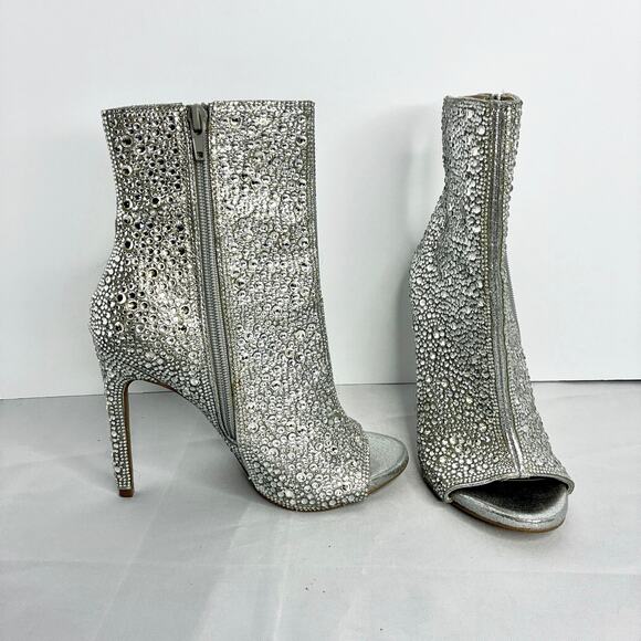 Steve Madden Silver Studded Dispute-R Peep Toe Ankle Bootie Heels US 6.5M Glass - Picture 1 of 7
